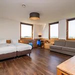 Alpine By Snowworld Otel