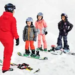 Отель Alpine By Snowworld Ландграф