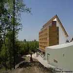 Alpine By Snowworld Otel 3*